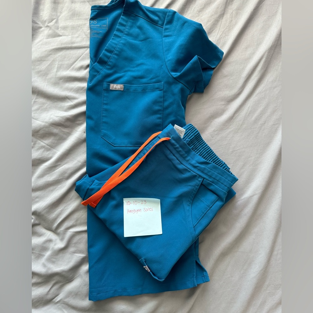 FIGS Scrubs